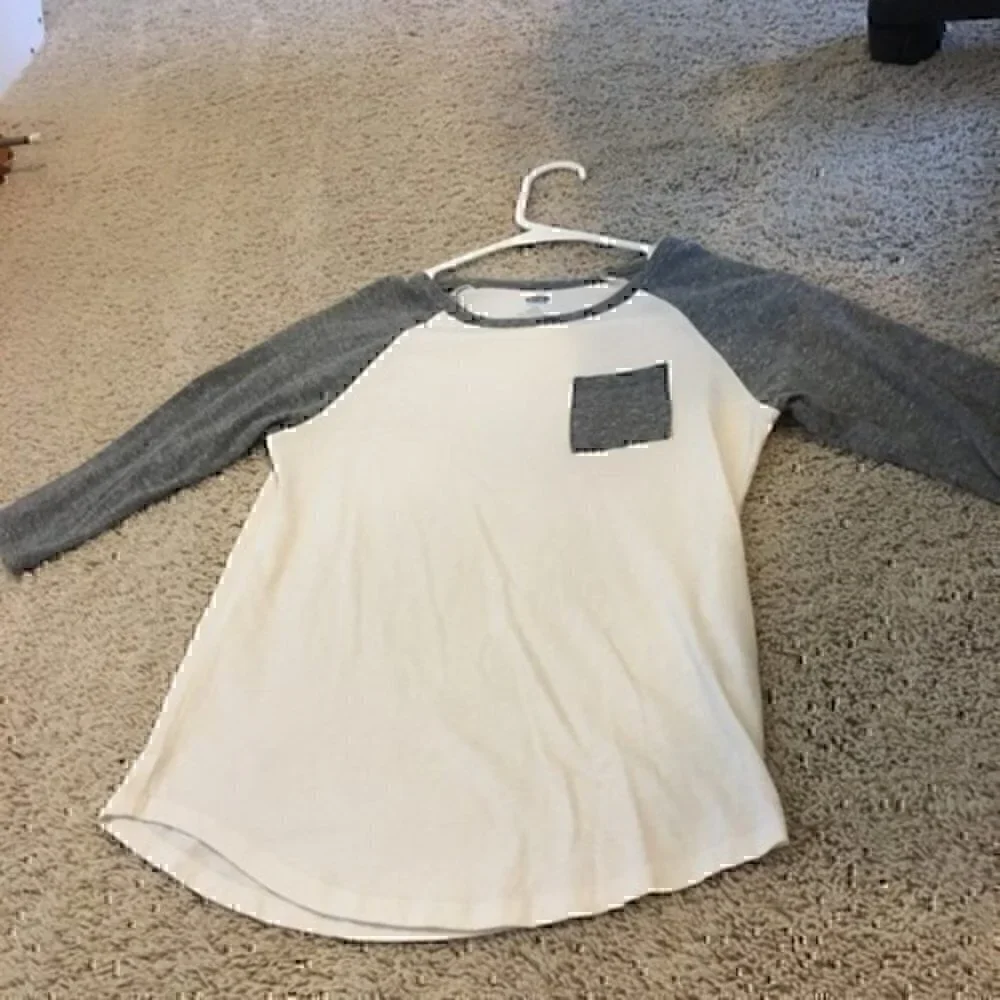 Old Navy Girls size large 10/12  3/4 sleeve T-shirt